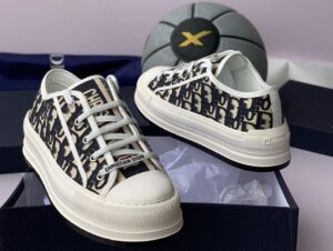 CHRISTIAN DIOR SOLID FLAT SOLE SNEAKERS