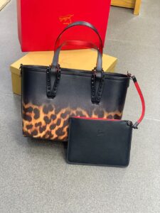 CHRISTIAN LOUBOUTIN  Gloss shining leather