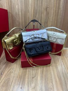 VALENTINO   PARTY VEE BAG