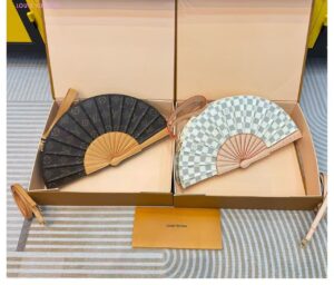 LUXURY LOUIS VUITTON BAG  Fan form bag